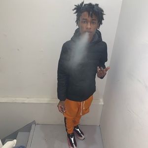 Meet your Posher, Avery